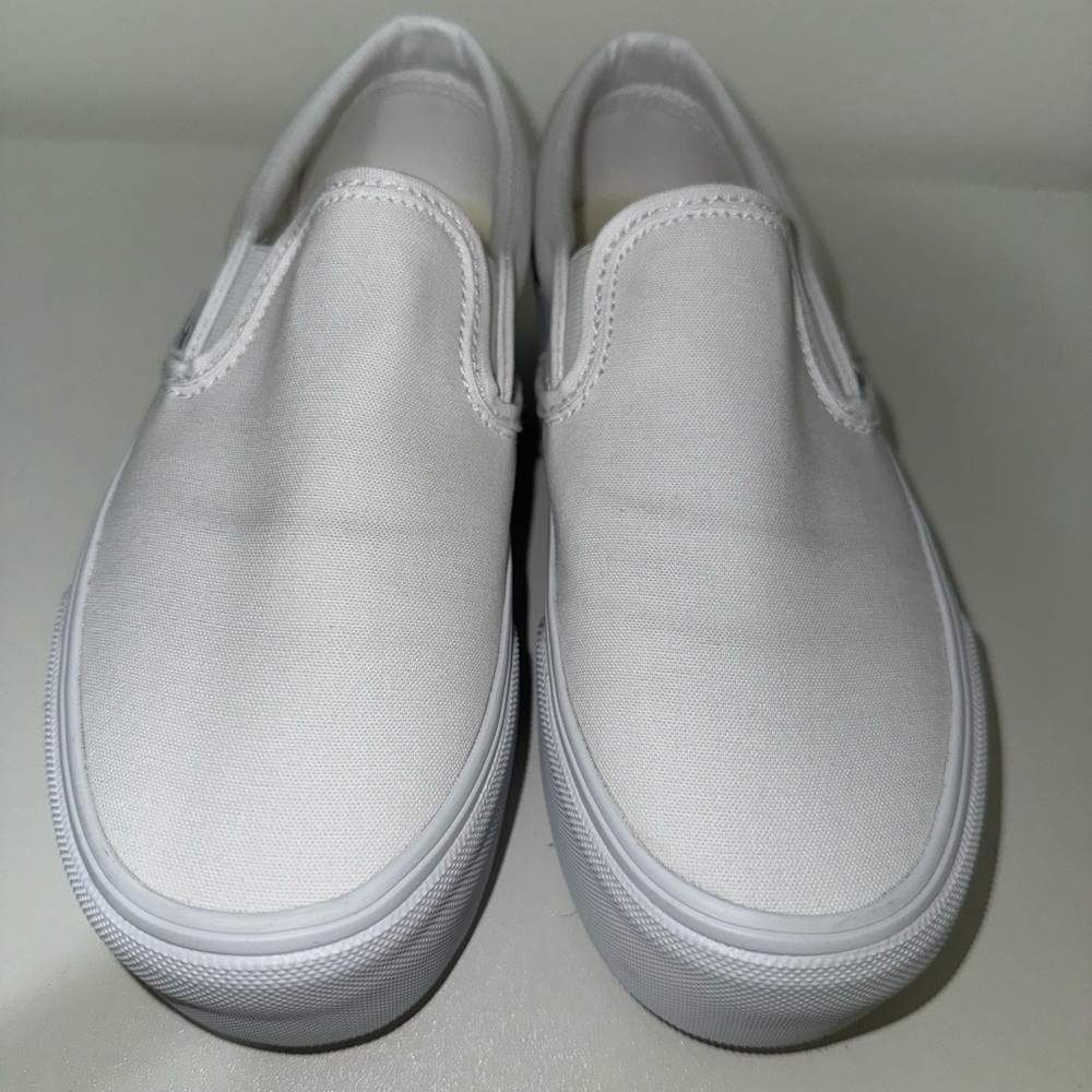 NWOT Platform White Slip-On Vans size 6.5